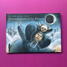 Load image into Gallery viewer, Hemmeligheten til fru Plomme