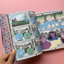 Load image into Gallery viewer, Bilde av en brennende tesla