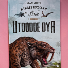 Last inn bildet i Galleri-visningsprogrammet, Mammuts Kjempestore Bok om Utdødde dyr