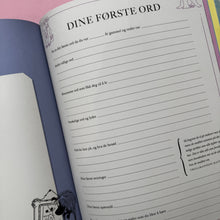 Load image into Gallery viewer, Mummi - dine første år