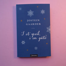 Load image into Gallery viewer, I et speil, i en gåte pocket