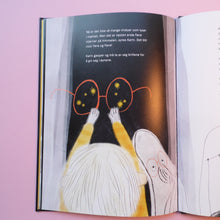 Load image into Gallery viewer, Karin og mørket