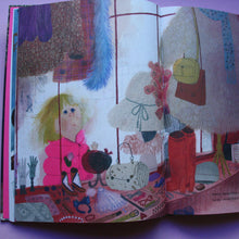 Last inn bildet i Galleri-visningsprogrammet, The Marvellous Fluffy Squishy Itty Bitty
